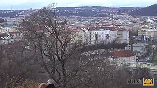 Hunt4k. rothaarige für geld vor ihrem freund gefickt