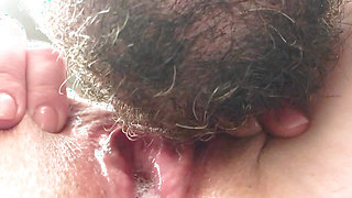 EATING USED PUSSY. CLOSE UPS