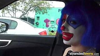 Strandedteens - sloppy clown gets into some hilarious business