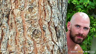 Peta's Pool Time With Peta Jensen, Johnny Sins - Brazzers