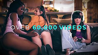 GIRLSWAY - Big Tits Ember Snow Melts Under Laney Grey s Hands In Hot Massage - SPANISH SUBTITLES: Porn