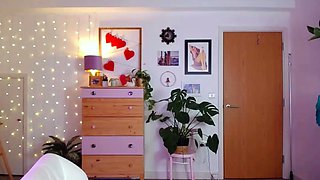 Amateur redhead MILF has facial