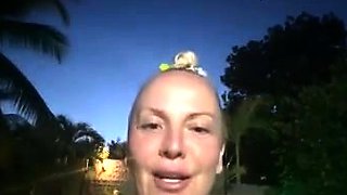 Blonde is flashing her big boobs in the outdoors