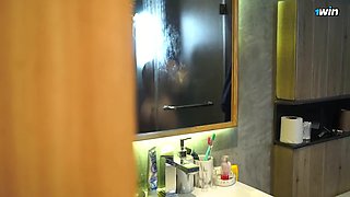 Stepmom Caught Jerking And Invite To Shower