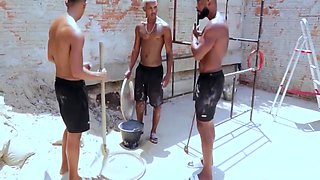 Trabalhando Na Obra Com Um Amigo E O Encarregado Tava Todo Cheio De Graca. Safado Pra Pagar Nossa Diaria Exigiu Que A Gente Fudesse Ele. 10 Min - Rafael Silva, Lucas Ferrari And Victao Porrete