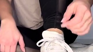 Amateur Foot Fetish Girlfriend Sucks and gives a Footjob