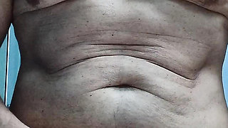 I love to exhib myself
