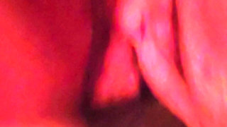 Muscular woman wixxes the big with squirting and dirty talk