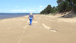 Blue style 2 - Flashing on beach