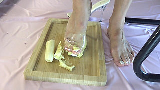 I Crush Bananas with My Beautiful Legs in High Heels