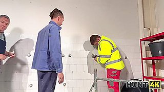 Teen 18+ Used Her Tight Pussy To Have Fun At Her Work Shift