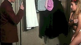 90s College: 3 Way Sex In Gym Locker Room - Ed Navarro, Miss Pomodoro And Yves Baillat