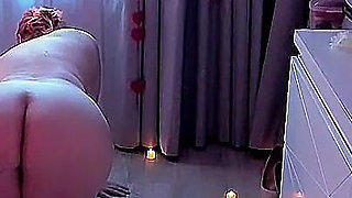 The Red-haired Beauty Decided to Arrange a Milk Show