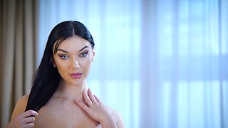 The girl from the Lady Gang is very fond of her tongue in Bangkok.