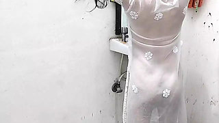 Step daughter ko bathroom me pakad ke jabar dasti choda