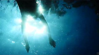 Horny girls found themselves a quiet place to have fun