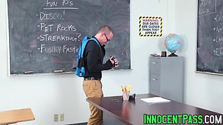 Kinky brunette babe Mercedes Carrera seduces her teacher