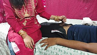 Doctor ilaaj karne aai doctor ko hi pel diya