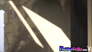Ebony teenage shows her home and her vagina
