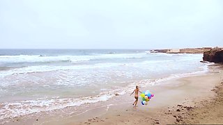 Italian MILF blondie plays with balloons