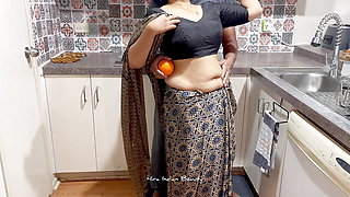 Best Erotic Seduction of Indian Couple - Saree Sex with Fruit - Food Fetish - Saree Strip