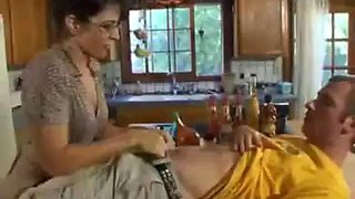 Druuna with glasses fucks in the kitchen