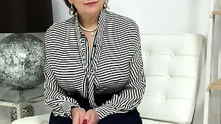 Big boob brunette masturbates on webcam