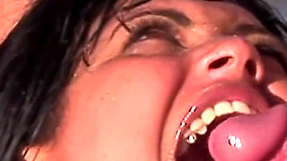 Stunning beach babe double penetrated and jizzed in mouth