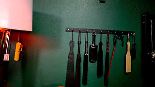 First-time Spanking Session of Psychè