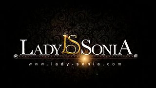 Milf Lady Sonia Gives Hot Handjob Massage