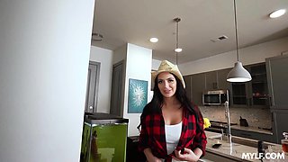 Horny mommy seduce a stranger by parading her juicy arse