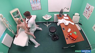 Impressionable doll Anna Rey dicked at the doctor's office