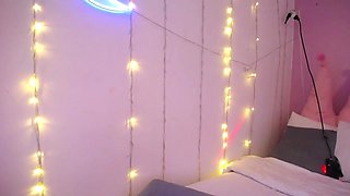 Sexy camgirl with big natural tits solo