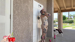 Shaking My Ass & Showering Naked at the Public Pool
