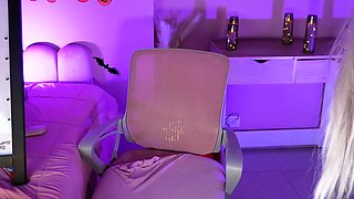 Blonde tight pussy babe solo toy fun in glamour masturbation