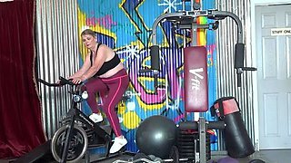 [AuntJudys] Blonde GILF Elle Really Puts in Work at the Gym