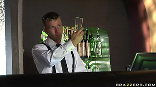 Big Wet Clubbing Butt With Choky Ice, Simony Diamond - Brazzers