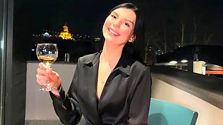 A Date with a Tinder Hottie Ended in Creampie. Take off the Сondom!