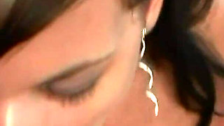 Tanned babe sucking cock and getting slammed