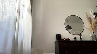 Young amateur teen in solo masturbation getting kinky