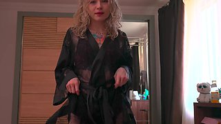 Frisky beauty in stocking gives dt and ball sack slurping before railing chisel. Karneli Bandi