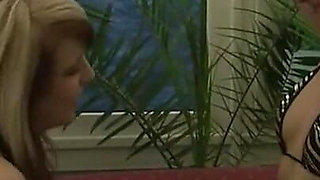 Lesbians milf pussy licking