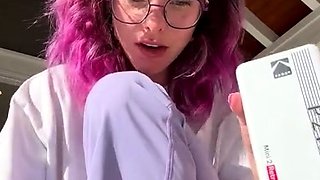 Tamara amateur brunette teen fingering pussy outdoor