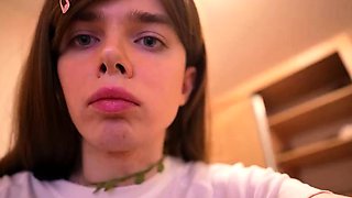 Cute blonde amateur webcam teen masturbating