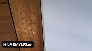 Muslim step mommy Mandy Rhea trains step son how to last longer to satisfy his girlfriend - hijab mylfs