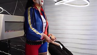 Nymphomaniac Gets Horny And Fucks Batman With Harley Quinn