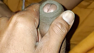 Madhu bhabhi ko choda completely naked kar uski bed par