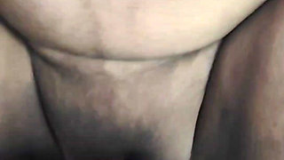 I fucked my step aunt&#039;s pussy full of juice in the village and gave it to her.