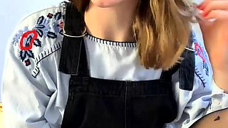 Blonde teen vicki toy fuck her shave sex holes