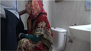 A Horny Turkish Muslim Wife Meets With A Black Immigrant In Public Toilet 5 Min